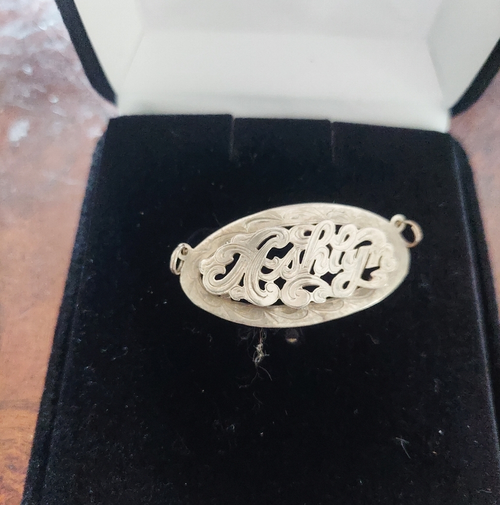 Intricate Silver Women's Pendant For Chain